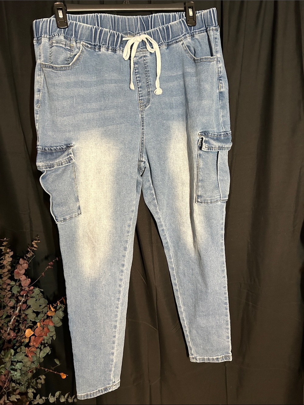 NWOT SHEIN DISTRESSED CARGO JEANS 4X
